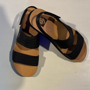 Reef Water Vista Black/Tan Women’s Sandals Size 9